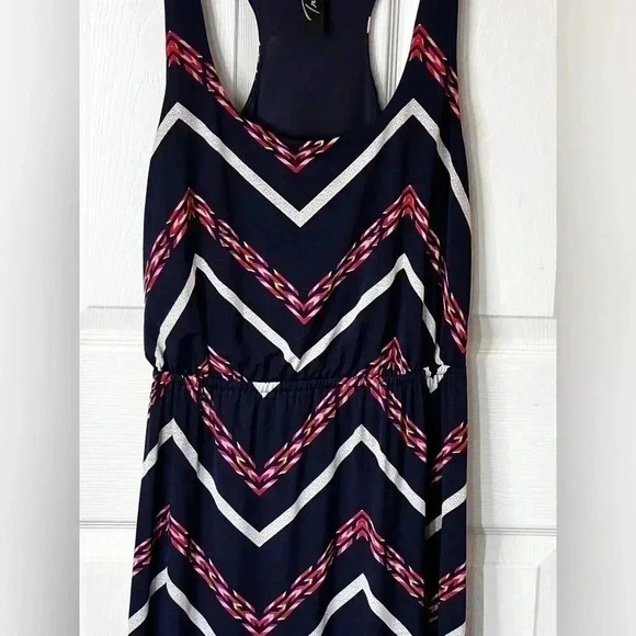 Trixxi Junior Size Medium Maxi Dress Colorful Pattern Flowy Lightweight Long - Picture 3 of 4